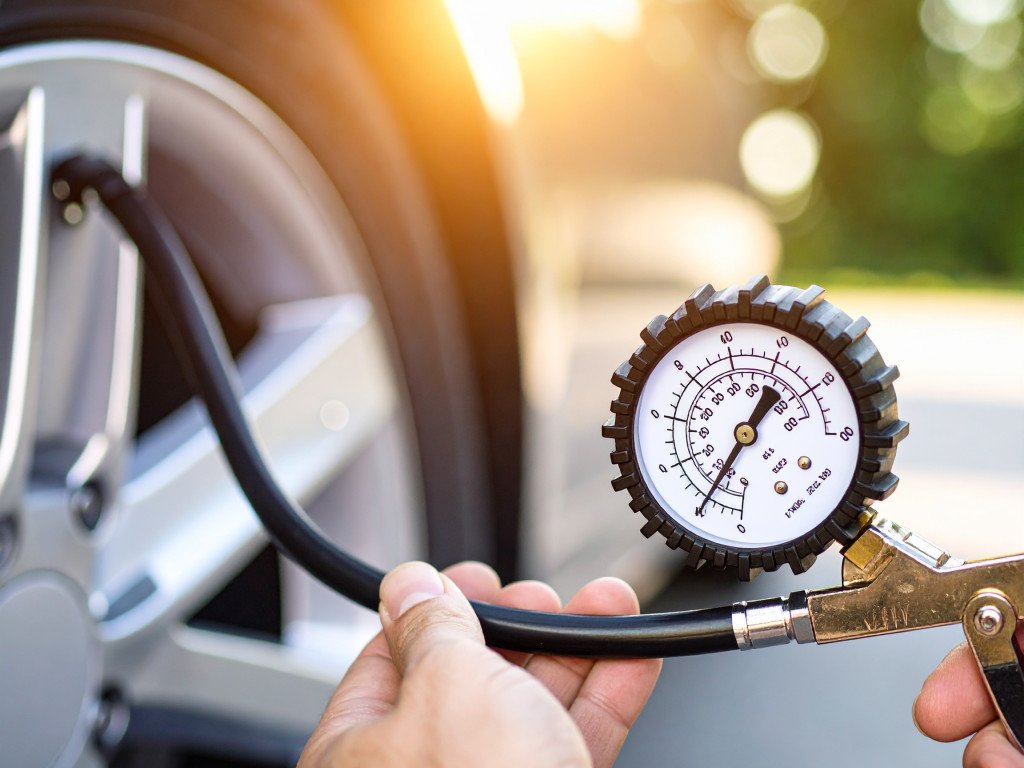 Comment faire la pression des pneus ?