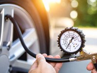 Comment faire la pression des pneus ?