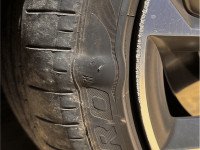 Hernie pneu : danger réel, faut-il immobiliser le véhicule ?
